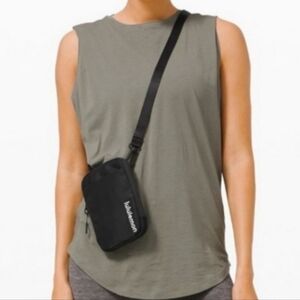 lululemon athletica Black Easy Access Crossbody / Belt Bag  NWOT
